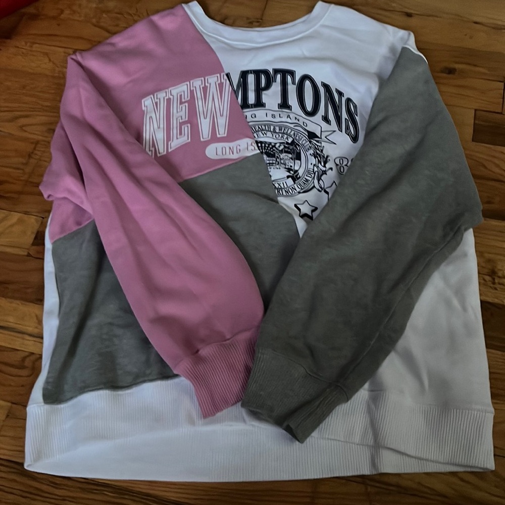 Hollister xs sweater